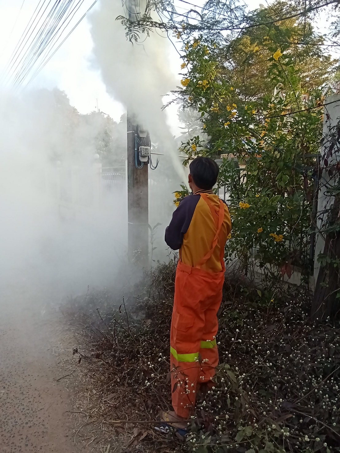 เจ้าหน้าที่ป้องกันและบรรเทาสาธารณภัย ตำบลบุ่งไหม  ได้รับแจ้งเหตุ ไฟไหม้มิเตอร์ไฟฟ้า พื้นที่เกิดเหตุบ้านวังกางฮุง หมู่ที่ 1 บ้านวังกางฮุง ตำบลบุ่งไหม อำเภอวารินชำราบ จังหวัดอุบบลราชธานี