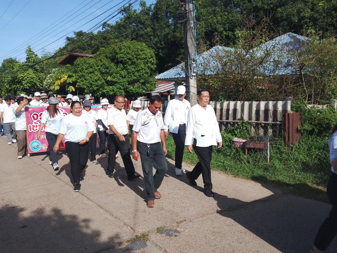 26 มิถุนายน 2569...#วันต่อต้านยาเสพติดโลก International Day against Drug Abuse and Illicit Trafficking นายปรีชา  เงินหมื่น  นายกเทศมนตรีตำบลบุ่งไหม/คณะผู้บริหาร/สมาชิกสภาเทศบาล/หัวหน้าส่วนราชการ/พนักงาน/ลูกจ้าง ร่วมกิจกรรมเดินขบวนรณรงค์วันต่อต้านยาเสพติดโลก . คำขวัญวันต่อต้านยาเสพติดโลก ประจำปี 2569 คือ "รวมพลังไทย ต้านภัยยาเสพติด" (United Thailand Against Drugs 2026)